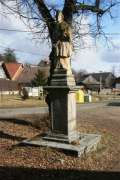 Socha sv. Jana Nepomuck�ho v Ml�zovech